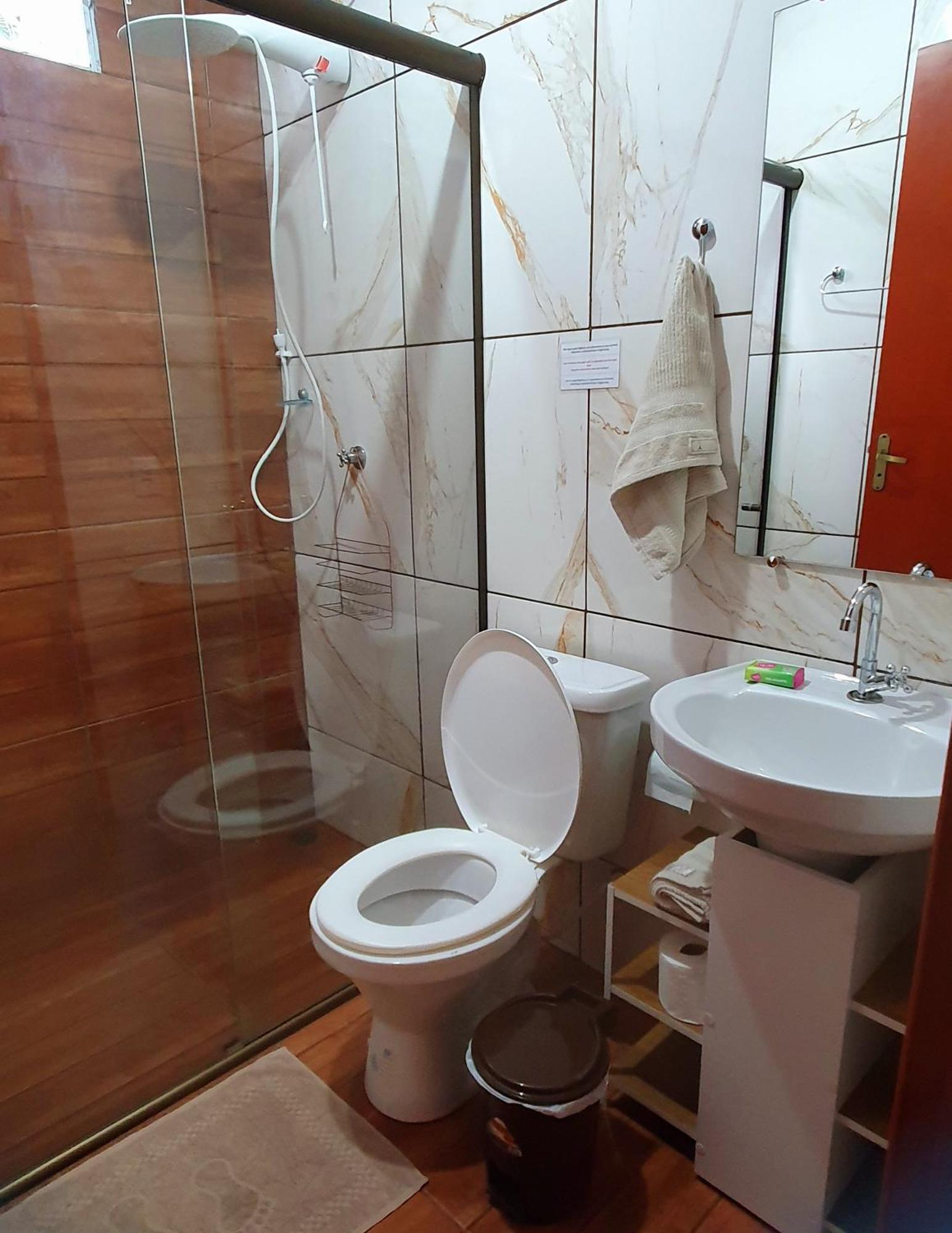 Proximo A Av Das Cataratas - Ar Condicionado - Estacionamento Privado Foz do Iguacu Bagian luar foto